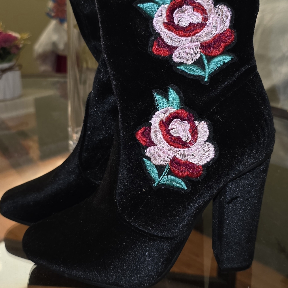 Embroidered Black Velvet Women's Boots